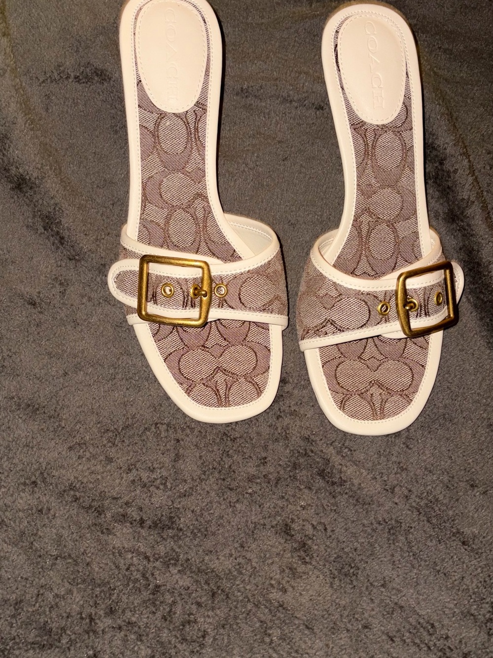 kitten heels